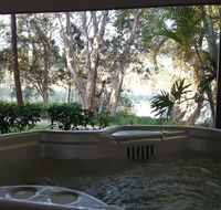 Lake Russell Lakeside Retreat - Surfers Paradise Gold Coast