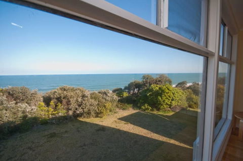 Lake Tyres Beach House - Surfers Paradise Gold Coast 1