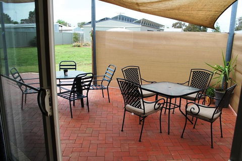 Lake Tyrrell Accommodation - Surfers Paradise Gold Coast 2