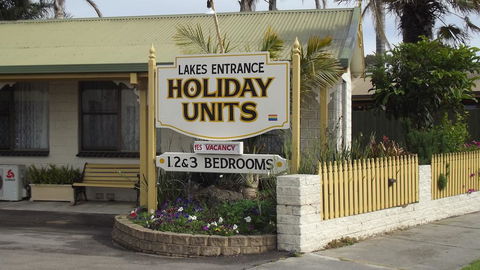 Lakes Entrance Holiday Units - Surfers Paradise Gold Coast 0