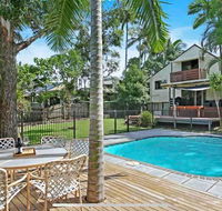 Lakeside Beach House - Hostie Properties - Surfers Paradise Gold Coast