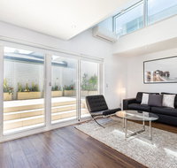 Leichhardt Self-Contained Modern One-Bedroom Apartment 9NOR - Surfers Paradise Gold Coast