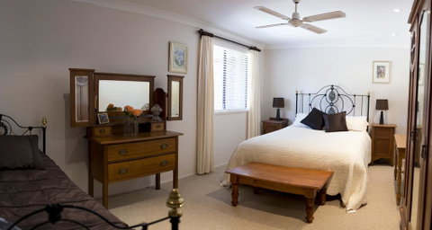 Leo's Rest Bathurst NSW - Surfers Paradise Gold Coast 1