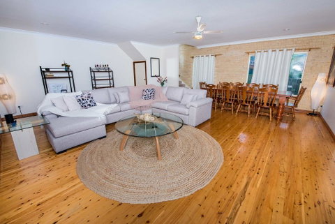 Leonard Ave 1/39 - Shoal Bay - Surfers Paradise Gold Coast 0