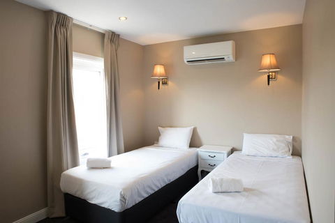 Lily Sands Inn - Surfers Paradise Gold Coast 0