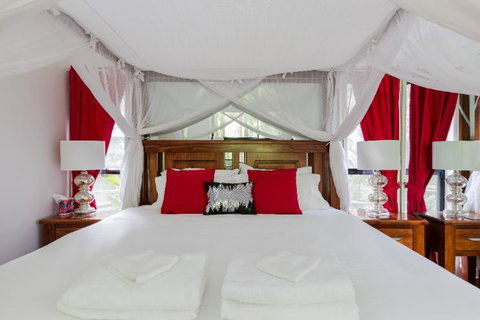 Linger A While Chalet - Surfers Paradise Gold Coast 1