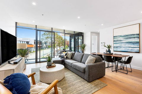 Luxe 101 @ Martha Cove Waterfront Luxury On The Marina, Walk To Beach - Surfers Paradise Gold Coast 2