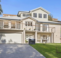 Luxurious Lake House - Surfers Paradise Gold Coast