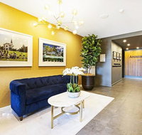 Luxury Apartment Opposite Train Station in Cannon Hill and 17 minutes from the City - Surfers Paradise Gold Coast