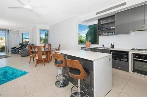 Luxury Apartment, Perfect Location - Surfers Paradise Gold Coast 0