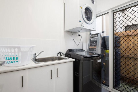 Luxury Home Close To Sleemans, QE2 Hospital & Griffith Uni - Surfers Paradise Gold Coast 1