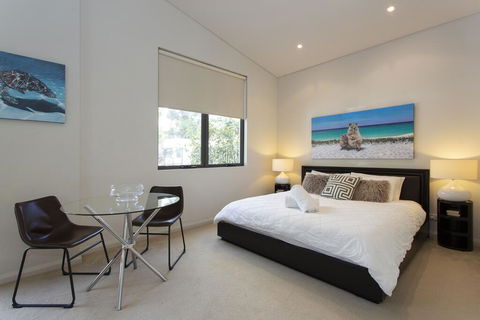 Luxury Modern Escapia - Surfers Paradise Gold Coast 1