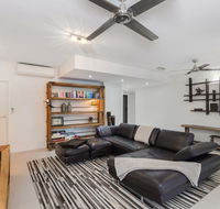 Luxury Pool Side Apartment in Beachfront Resort - Surfers Paradise Gold Coast