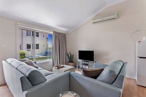Macadamia Court 6 - Nelson Bay - Surfers Paradise Gold Coast 1