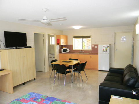 Mackay Apartments The Rover - Surfers Paradise Gold Coast 3