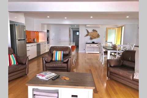 Magic Beach - Surfers Paradise Gold Coast 2