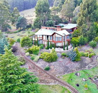 MAGICAL MOUNTAIN RETREAT - 20 mins to CBD and only 10 to MONA - Surfers Paradise Gold Coast