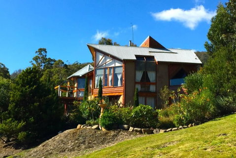 MAGICAL MOUNTAIN RETREAT - 20 Mins To CBD And Only 10 To MONA! - Surfers Paradise Gold Coast 3