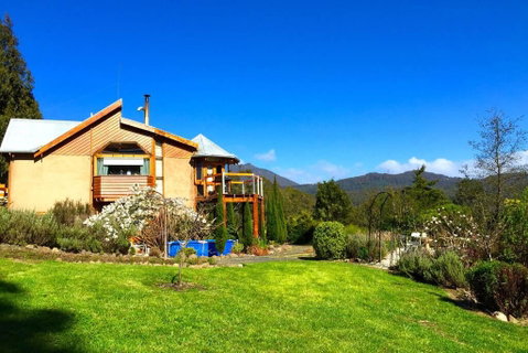 MAGICAL MOUNTAIN RETREAT - 20 Mins To CBD And Only 10 To MONA! - Surfers Paradise Gold Coast 2