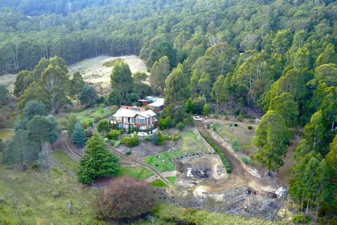 MAGICAL MOUNTAIN RETREAT - 20 Mins To CBD And Only 10 To MONA! - Surfers Paradise Gold Coast 1