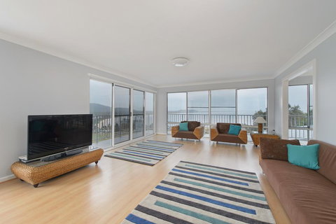 Malibu Holiday House, 6 Dulconghi Street - Surfers Paradise Gold Coast 3