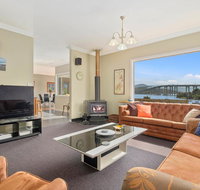 Manfield City Waterfront View Cottage - Surfers Paradise Gold Coast