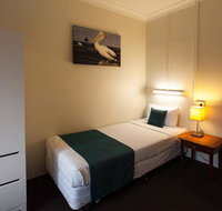 Manly Hotel - Surfers Paradise Gold Coast