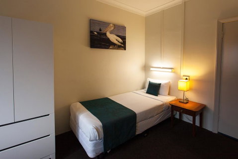 Manly Hotel - Surfers Paradise Gold Coast 0