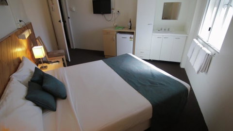 Manly Hotel - Surfers Paradise Gold Coast 3