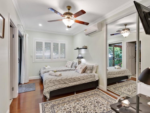 Margate House - Surfers Paradise Gold Coast 2