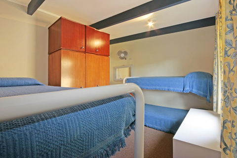 Matron 17, Narrawallee - Surfers Paradise Gold Coast 1