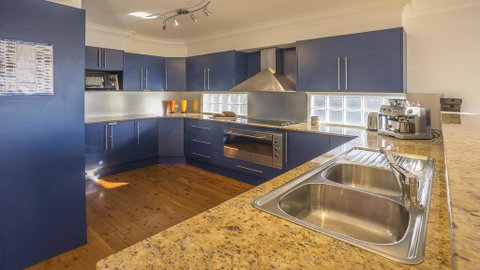Matron Porter Dr 149 - Surfers Paradise Gold Coast 2