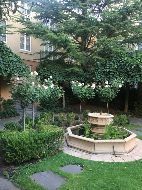 MCG, Rod Laver, City - Best Location In Melbourne - Surfers Paradise Gold Coast 2