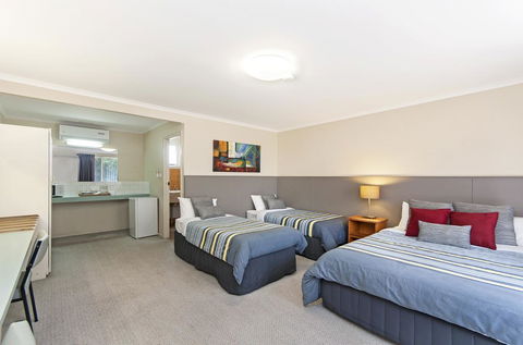 Melaleuca Motel - Surfers Paradise Gold Coast 1