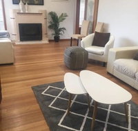 Melbourne delightful  comfortable home. Sleeps 10. Walk to train. 17 km from CBD. - Surfers Paradise Gold Coast