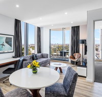 Meriton Suites Mascot Central - Surfers Paradise Gold Coast