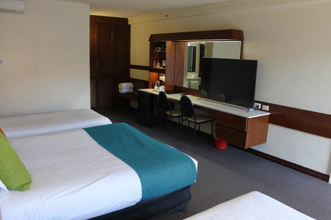 Mid City Ballarat - Surfers Paradise Gold Coast 1