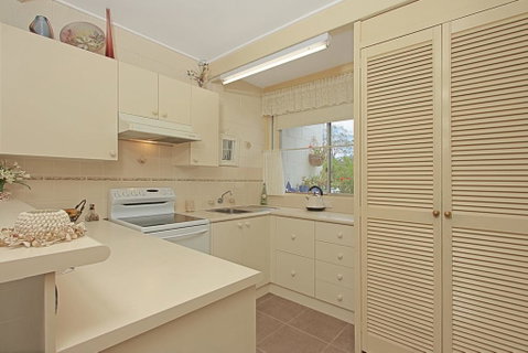 Mitchell Parade 3/11-13 - Surfers Paradise Gold Coast 0