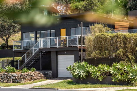 Mitchell Pde 31 Mollymook - Surfers Paradise Gold Coast 1