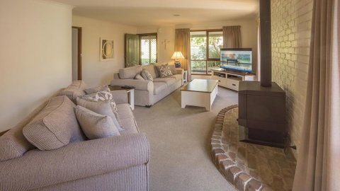 Mollymook Fantastic Holiday House - Surfers Paradise Gold Coast 3