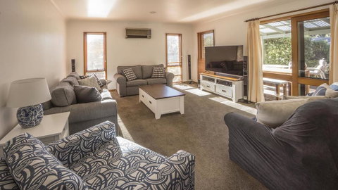 Mollymook Fantastic Holiday House - Surfers Paradise Gold Coast 1