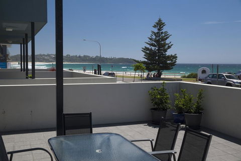 Mollymook Luxury Beachfront Apartment 3 - Surfers Paradise Gold Coast 0