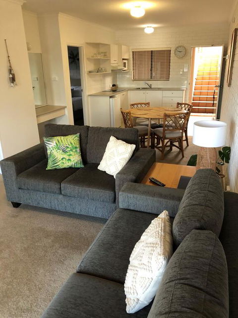 Mollymook Seascape Motel And Apartments - Surfers Paradise Gold Coast 2