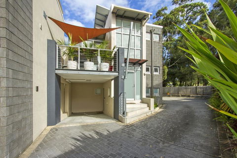 Mollymook Townhouse - Shepherd Street 3/13 - Surfers Paradise Gold Coast 2