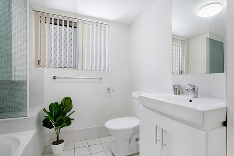 Moonbird - Surfers Paradise Gold Coast 1