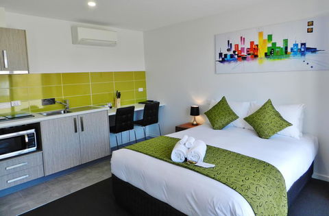 Motel 24 - Surfers Paradise Gold Coast 1