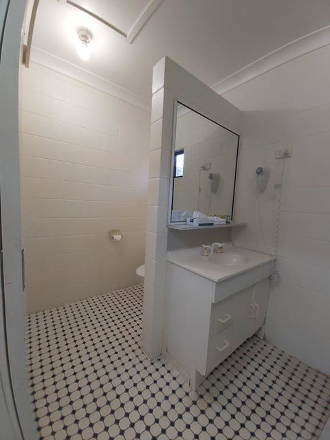 Motel Ingham - Surfers Paradise Gold Coast 3