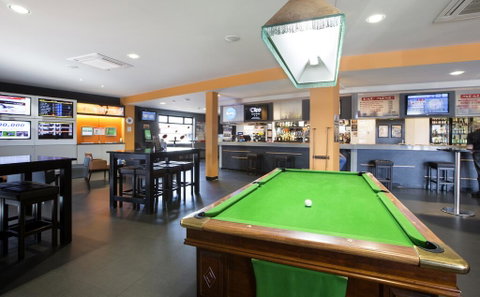 Mowbray Hotel - Surfers Paradise Gold Coast 1