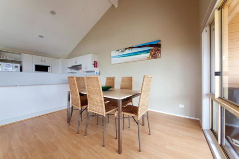 Moy At Nelson Bay, 2/30 Thurlow Avenue - Surfers Paradise Gold Coast 3