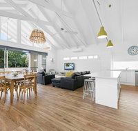 Mudjimba Island Beach House - Surfers Paradise Gold Coast